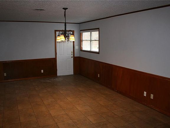 4th image of 1301 SE 22nd Ave