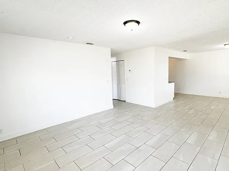 1331 S Federal Hwy #4 — Photo 6