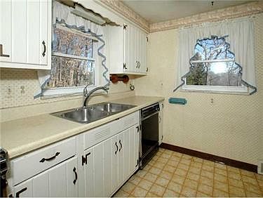 2nd image of 3363 Woodland Dr