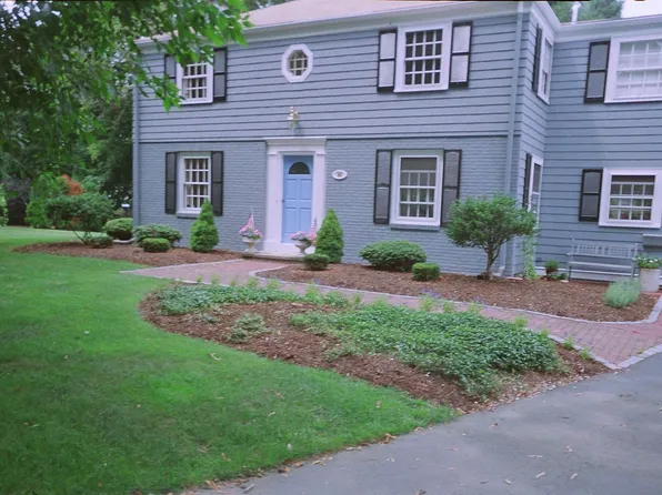 49 Hawthorne Ave, Barrington, RI 02806