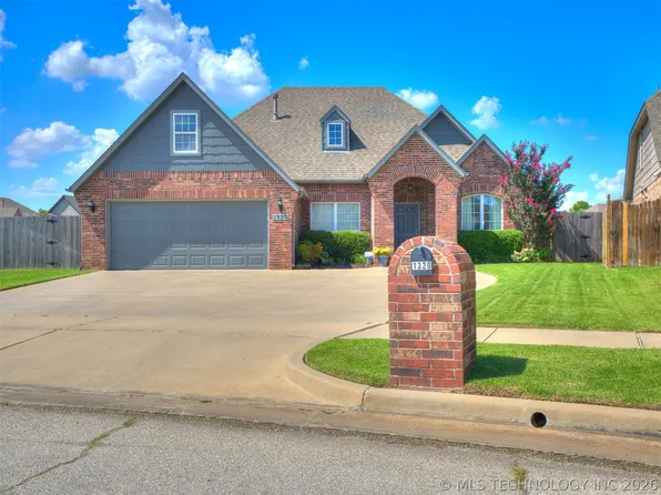 1320 W Dover St, Broken Arrow, OK 74012