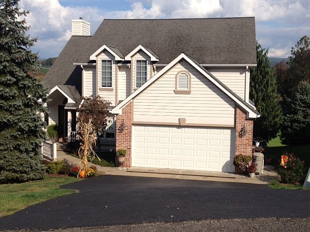 1st image of 2016 Georgian Ln