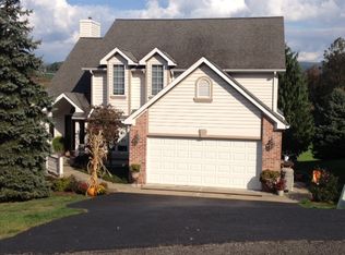 2016 Georgian Ln, Morgantown, WV