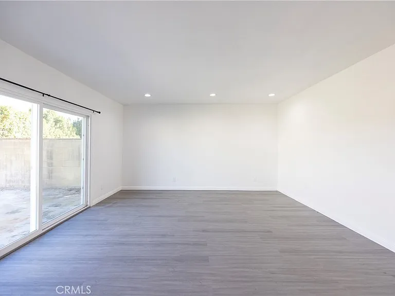 2558 A South Ave #10 — Photo 15