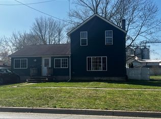 15 Cole St, Quincy, MI 49082