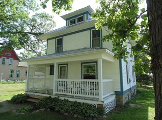 600 Oakwood St, Wild Rose, WI 54984