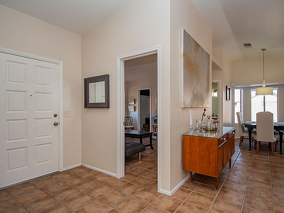5th image of 1801 W Newhall Dr