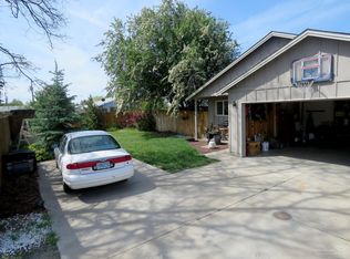 1127 SW 17th St, Redmond, OR 97756