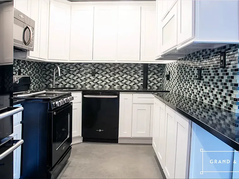 149 Wythe Ave #301 — Photo 2