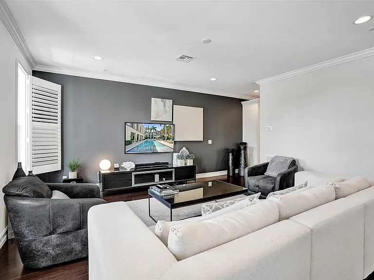 381 E Cannery Row Cir — Photo 6