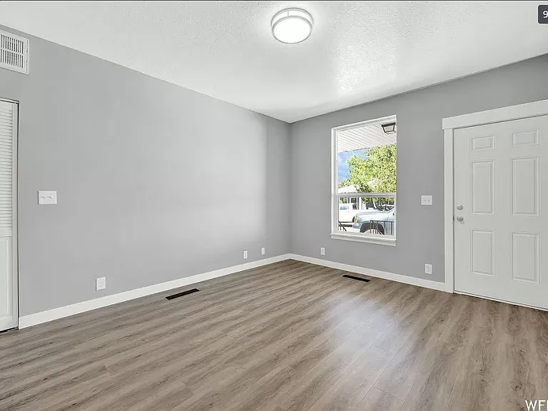 2820 Porter Ave — Photo 6