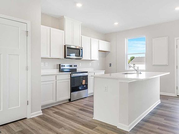 5th image of 761 Mulligan Ct