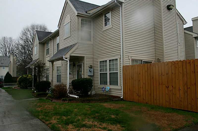 1st image of 391 Lees Mill Dr