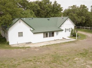 302 W Main St, Naponee, NE 68960