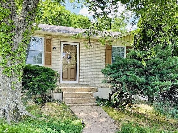 3rd image of 615 Lane Dr