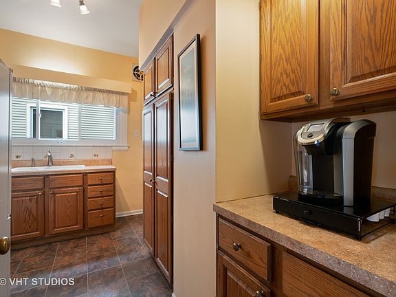 5th image of 5019 W Catalpa Ave