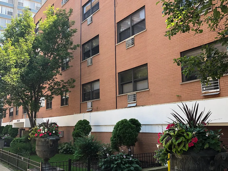 1025 W Hollywood Ave #424