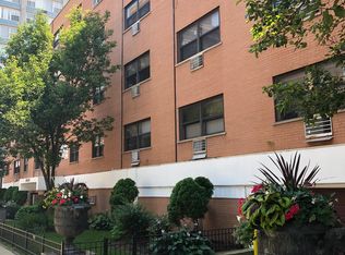 1025 W Hollywood Ave APT 424, Chicago, IL 60660