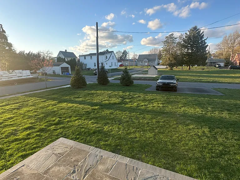 1626 Budd Ave — Photo 12