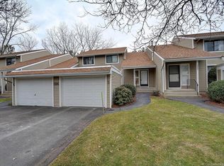 596 Mountain Rd, West Hartford, CT 06117