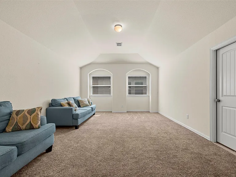 3665 Bainbridge St — Photo 30