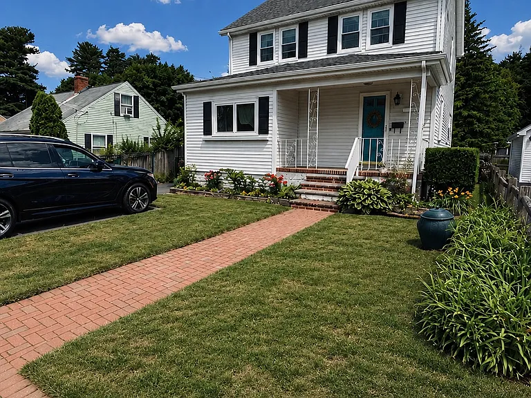 814 Lynnfield St — Photo 1