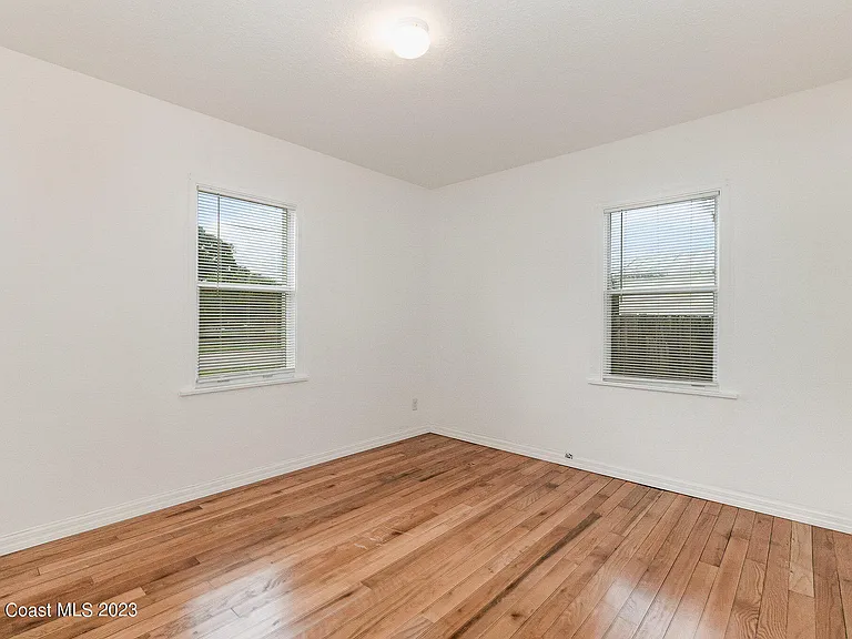 533 E Lincoln Ave — Photo 14