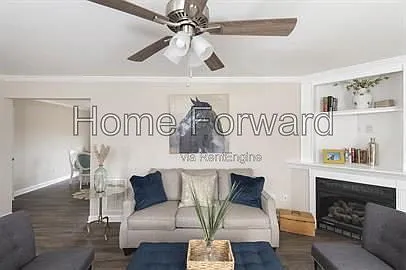 4 bed, 3.0 bath, $2,500 — Photo 2