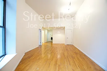 Rented by Street Realty Brokerage LLC