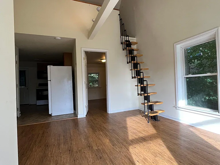 166 Main St #4 — Photo 1
