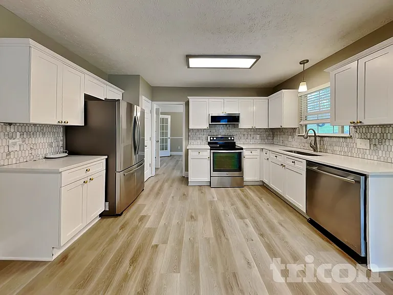 134 Walton Trce S — Photo 7