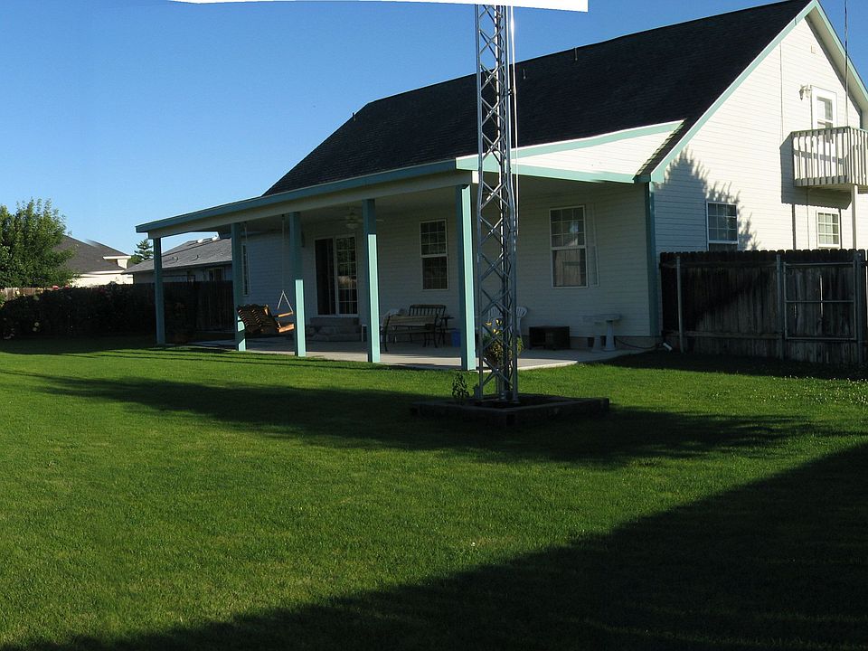 2nd image of 4102 Meadowsweet St
