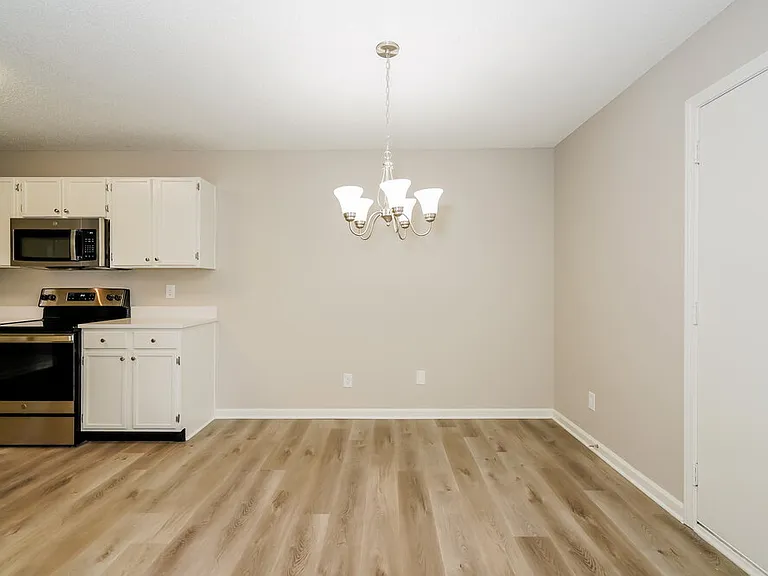1245 Kenwood Dr — Photo 6