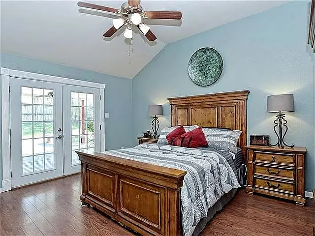 304 Trophy Ct — Photo 3