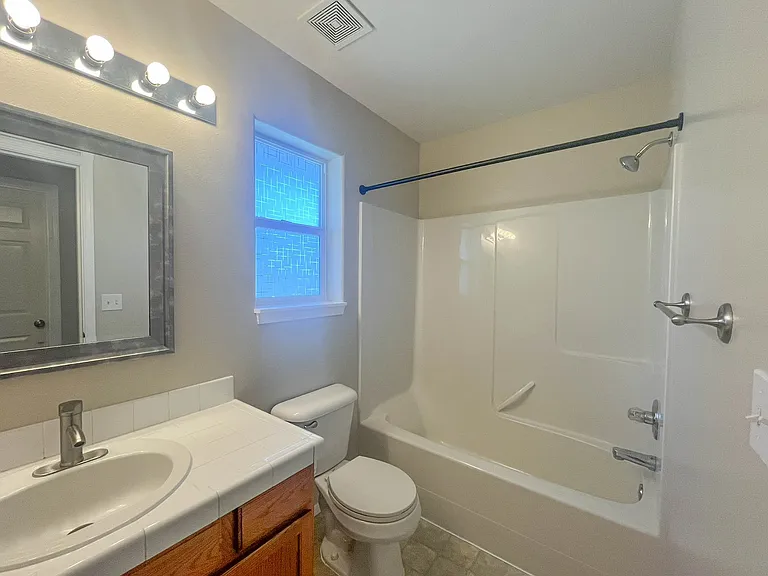 16840 SE Humidor St — Photo 35