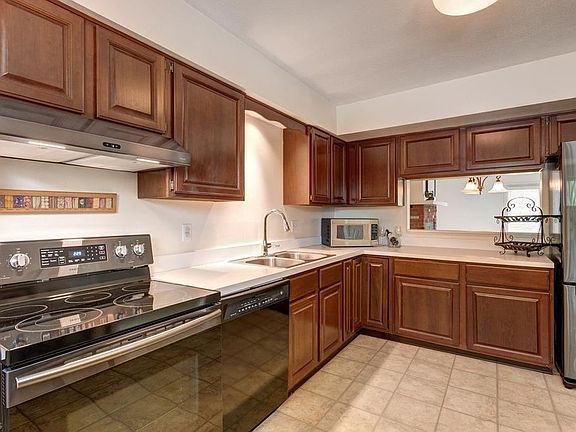 5th image of 750-2 Hampton Cir