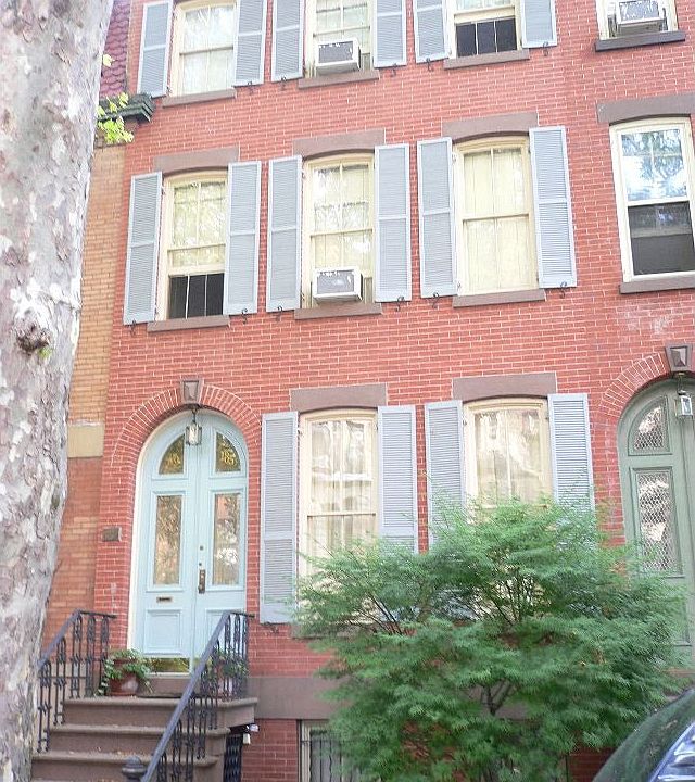 1st image of 185 Saint James Pl
