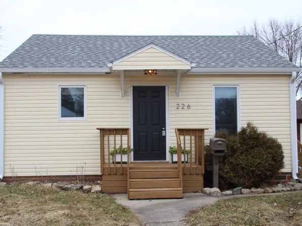 226 28th St SW, Mason City, IA 50401