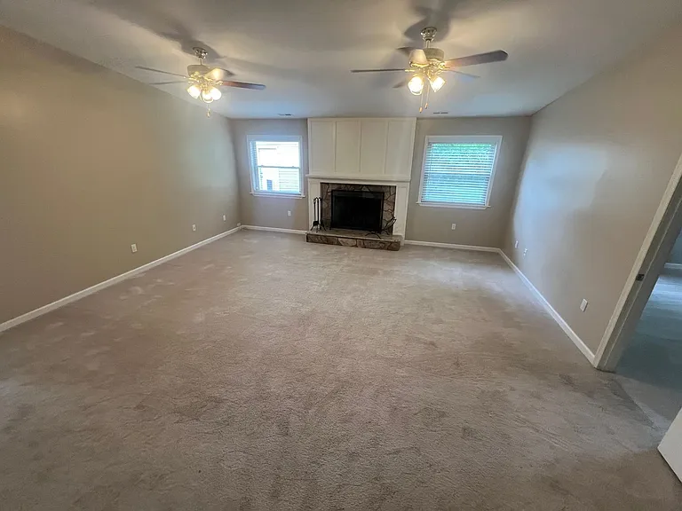 421 Brian Ave — Photo 4
