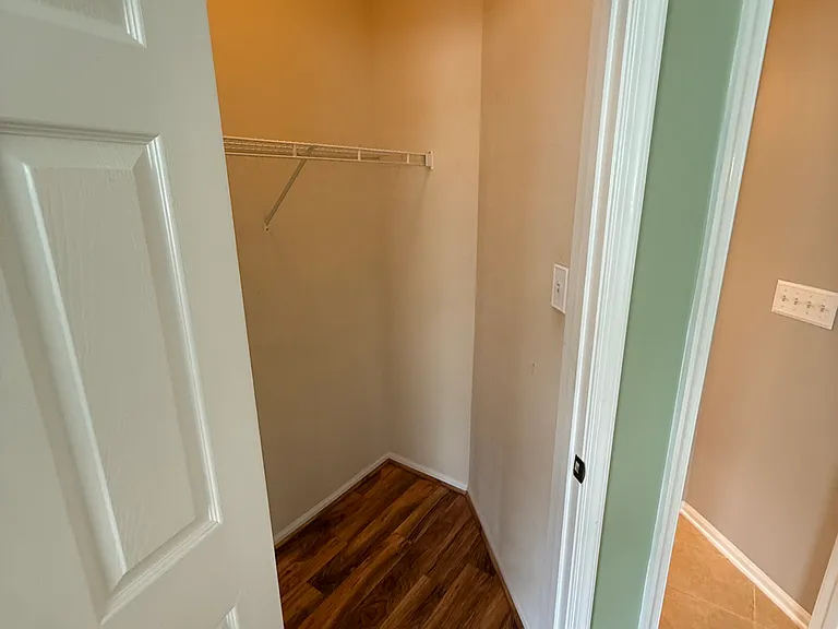 9504 Walker Way — Photo 16