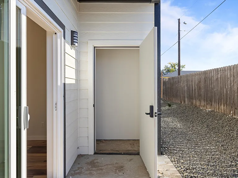 318 N Arthur St #A — Photo 28