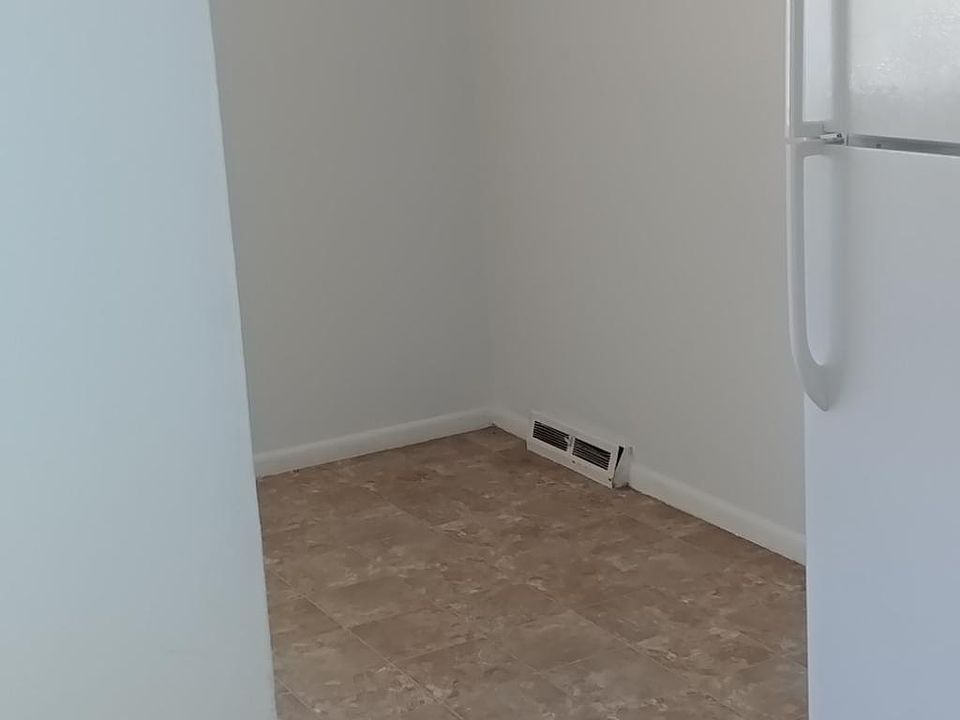1st image of 3121 Sherman Dr