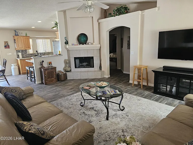 1740 Quartz Ln — Photo 7