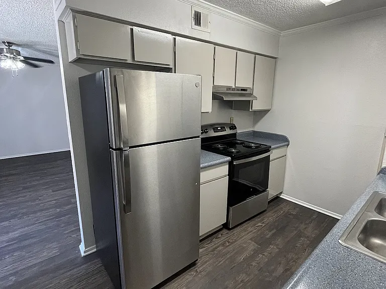 Juniper Springs Apartments — Photo 107