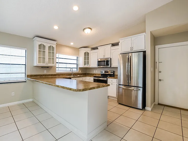 1409 Bridlebrook Dr — Photo 7