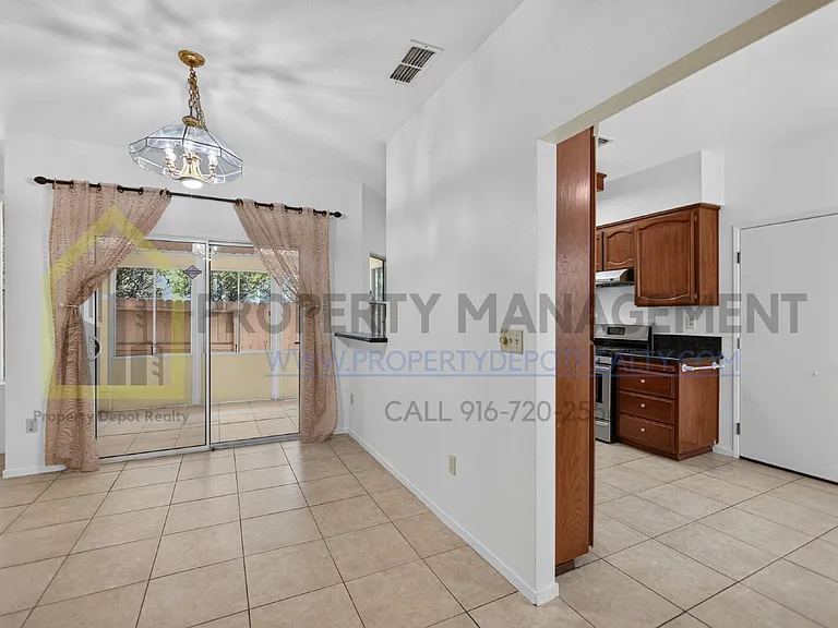 8072 Bothwell Dr — Photo 8