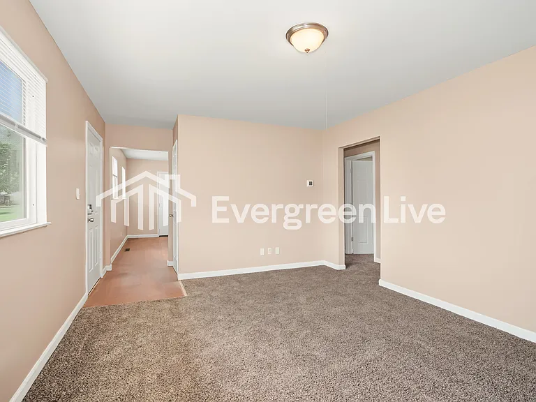 3685 Shoreline Dr — Photo 4