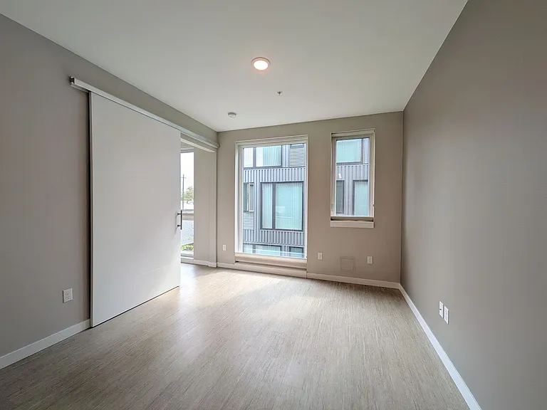Soleil Apartments — Photo 25