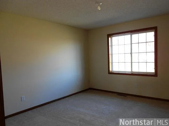 2nd upper bedroom