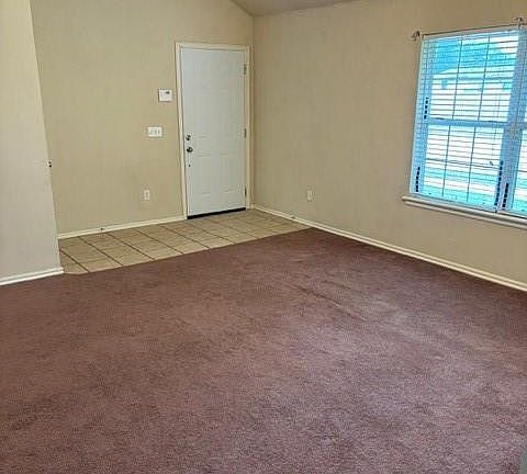 4th image of 801 Beaumont Sq